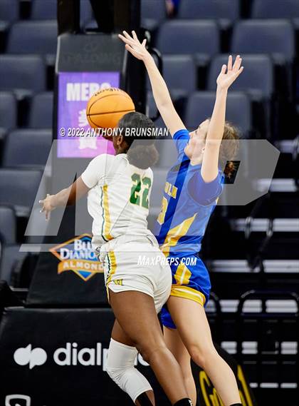 Thumbnail 3 in Vanden vs. Lincoln (CIF SJS D3 Final) photogallery.
