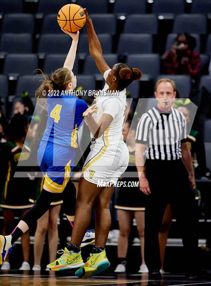 Thumbnail 2 in Vanden vs. Lincoln (CIF SJS D3 Final) photogallery.