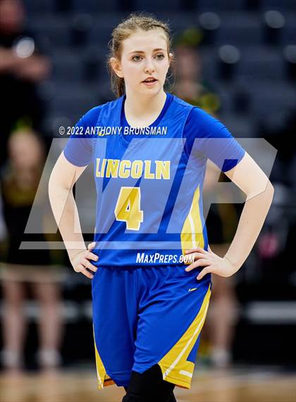 Thumbnail 3 in Vanden vs. Lincoln (CIF SJS D3 Final) photogallery.