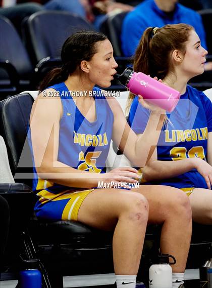 Thumbnail 3 in Vanden vs. Lincoln (CIF SJS D3 Final) photogallery.