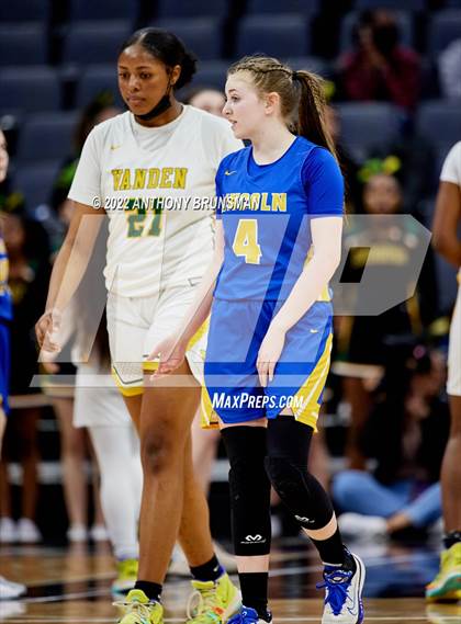 Thumbnail 2 in Vanden vs. Lincoln (CIF SJS D3 Final) photogallery.