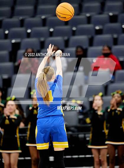 Thumbnail 2 in Vanden vs. Lincoln (CIF SJS D3 Final) photogallery.
