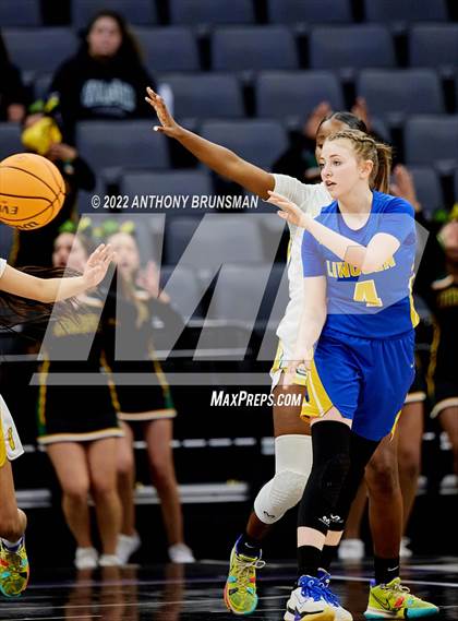 Thumbnail 3 in Vanden vs. Lincoln (CIF SJS D3 Final) photogallery.
