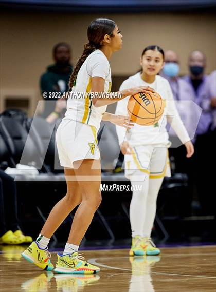 Thumbnail 2 in Vanden vs. Lincoln (CIF SJS D3 Final) photogallery.