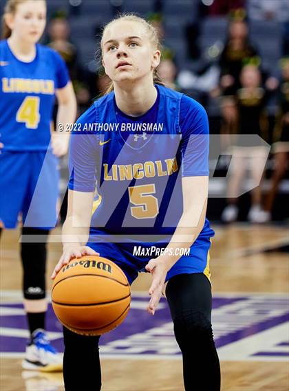 Thumbnail 3 in Vanden vs. Lincoln (CIF SJS D3 Final) photogallery.