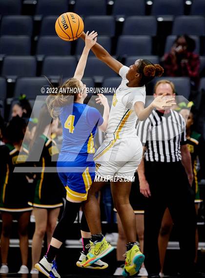 Thumbnail 3 in Vanden vs. Lincoln (CIF SJS D3 Final) photogallery.