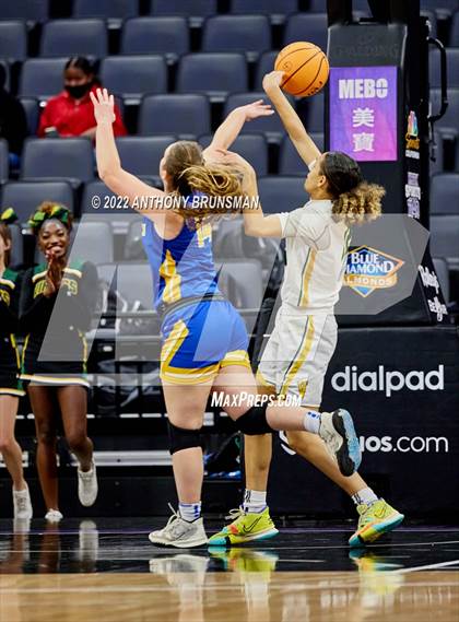 Thumbnail 1 in Vanden vs. Lincoln (CIF SJS D3 Final) photogallery.