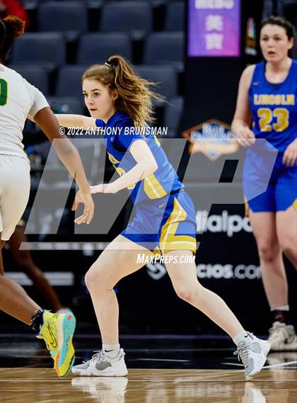 Thumbnail 3 in Vanden vs. Lincoln (CIF SJS D3 Final) photogallery.