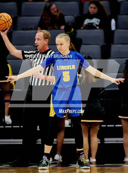 Thumbnail 2 in Vanden vs. Lincoln (CIF SJS D3 Final) photogallery.