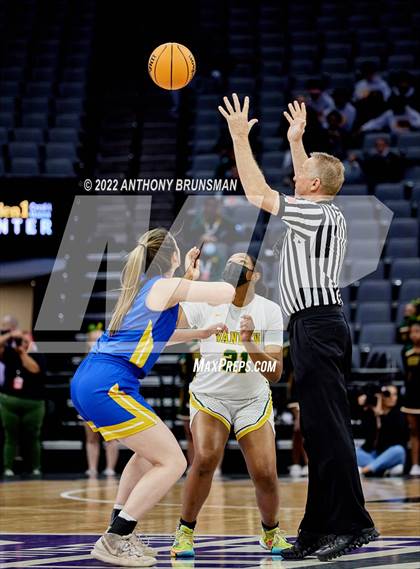 Thumbnail 2 in Vanden vs. Lincoln (CIF SJS D3 Final) photogallery.