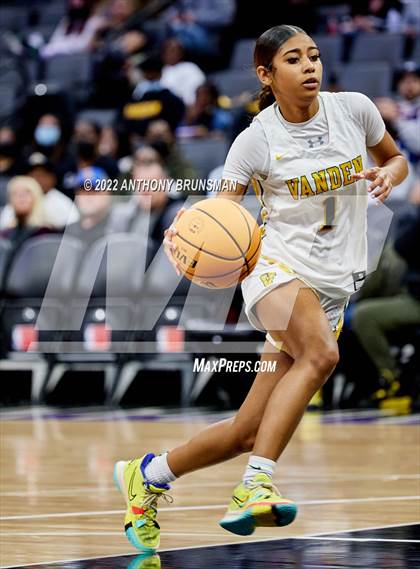 Thumbnail 2 in Vanden vs. Lincoln (CIF SJS D3 Final) photogallery.