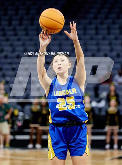 Thumbnail 2 in Vanden vs. Lincoln (CIF SJS D3 Final) photogallery.