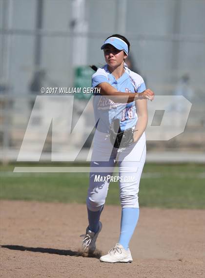 Thumbnail 3 in Hillsdale vs. Notre Dame (CIF CCS D2 Final) photogallery.