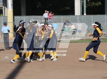 Thumbnail 3 in Hillsdale vs. Notre Dame (CIF CCS D2 Final) photogallery.