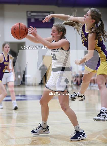 Thumbnail 1 in Bloom-Carroll vs. Granville (OHSAA D2 District Final) photogallery.