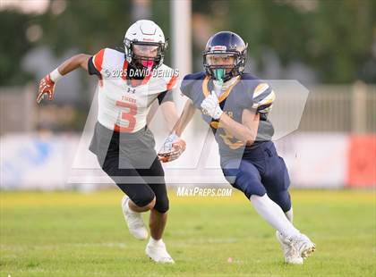 Thumbnail 2 in JV: Wasco @ Shafter photogallery.