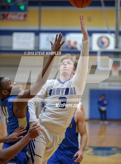 Thumbnail 1 in Shelbyville Central @ Wilson Central photogallery.