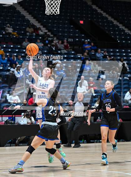 Thumbnail 2 in Fannin County vs. Banks County (GHSA A Division I Championship) photogallery.