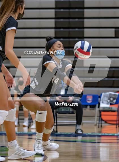Thumbnail 1 in Cardinal Gibbons vs. Providence (NCHSAA 4A Finals) (1 of 2 - the game) photogallery.