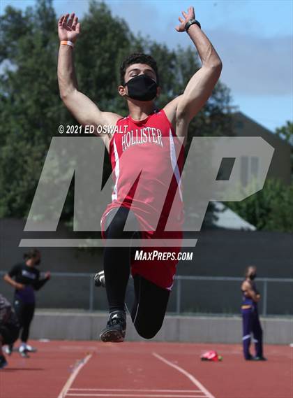 Thumbnail 1 in Pittsburg Relays (Long Jump) photogallery.
