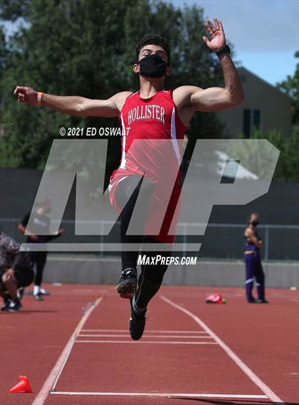 Thumbnail 3 in Pittsburg Relays (Long Jump) photogallery.