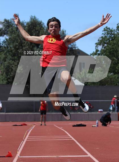 Thumbnail 2 in Pittsburg Relays (Long Jump) photogallery.
