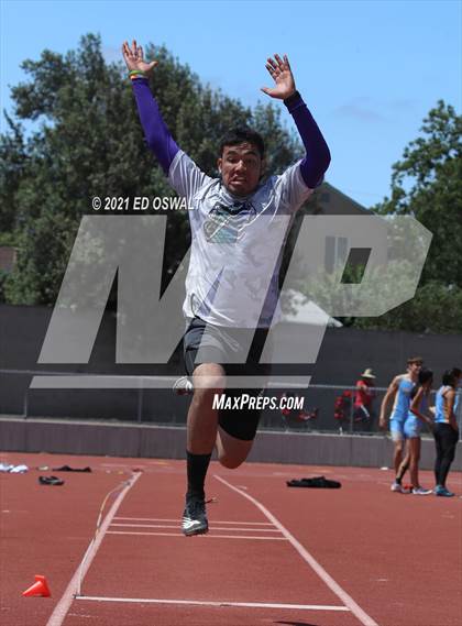 Thumbnail 2 in Pittsburg Relays (Long Jump) photogallery.