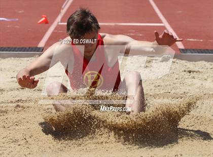Thumbnail 1 in Pittsburg Relays (Long Jump) photogallery.