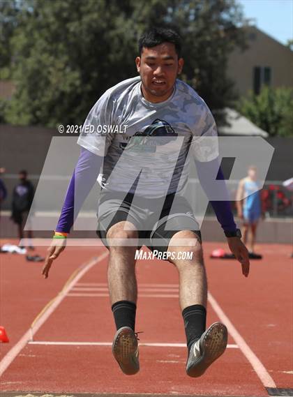 Thumbnail 3 in Pittsburg Relays (Long Jump) photogallery.