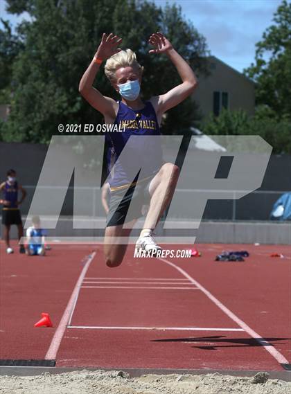 Thumbnail 1 in Pittsburg Relays (Long Jump) photogallery.