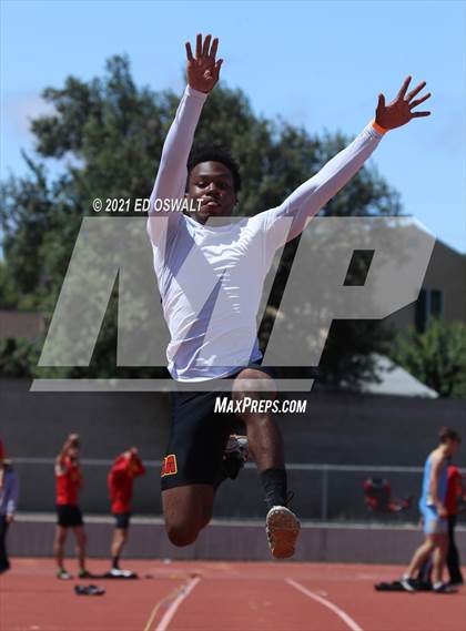 Thumbnail 3 in Pittsburg Relays (Long Jump) photogallery.