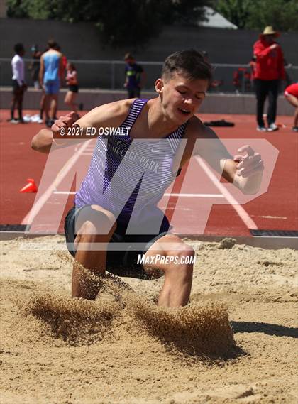 Thumbnail 2 in Pittsburg Relays (Long Jump) photogallery.