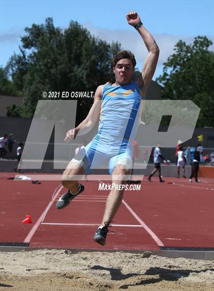 Thumbnail 1 in Pittsburg Relays (Long Jump) photogallery.