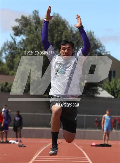 Thumbnail 2 in Pittsburg Relays (Long Jump) photogallery.