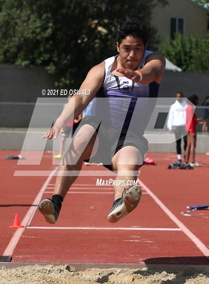 Thumbnail 2 in Pittsburg Relays (Long Jump) photogallery.