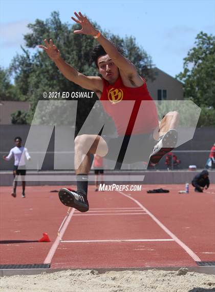 Thumbnail 3 in Pittsburg Relays (Long Jump) photogallery.