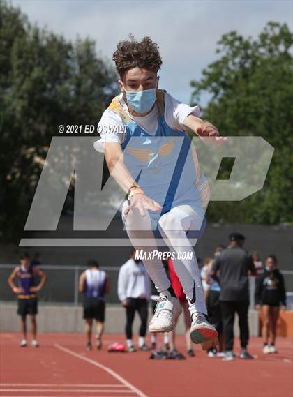 Thumbnail 1 in Pittsburg Relays (Long Jump) photogallery.