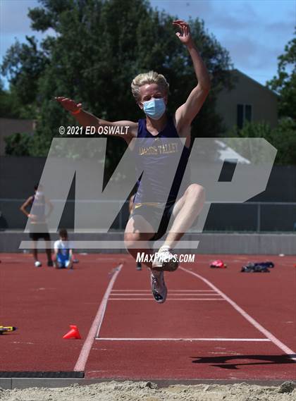 Thumbnail 2 in Pittsburg Relays (Long Jump) photogallery.