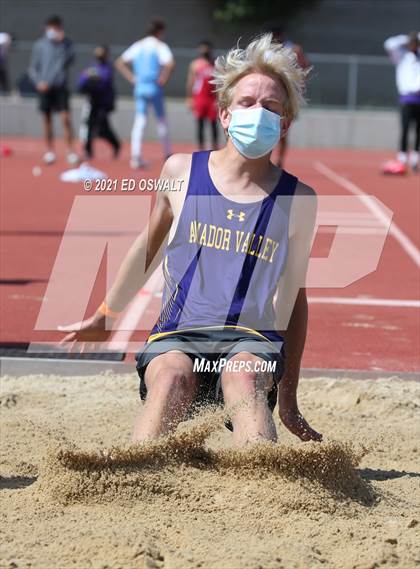 Thumbnail 1 in Pittsburg Relays (Long Jump) photogallery.