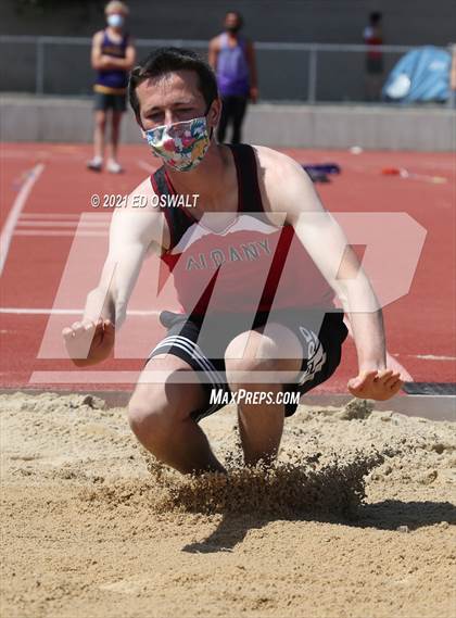 Thumbnail 3 in Pittsburg Relays (Long Jump) photogallery.