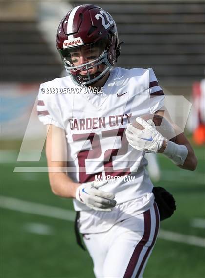 Thumbnail 1 in Garden City vs West Babylon (NYSPHSAA Division II Final) photogallery.