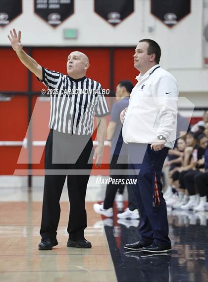 Thumbnail 2 in Flintridge Prep vs. La Salle photogallery.