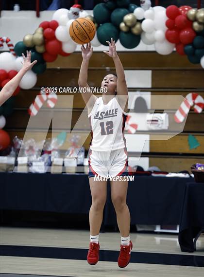 Thumbnail 2 in Flintridge Prep vs. La Salle photogallery.