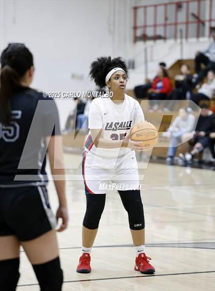 Thumbnail 3 in Flintridge Prep vs. La Salle photogallery.