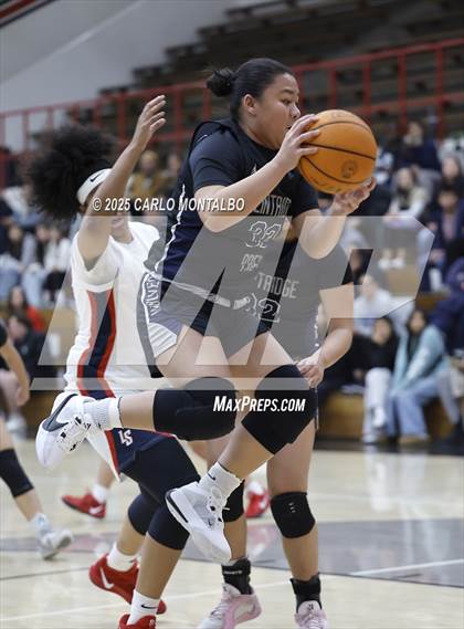 Thumbnail 1 in Flintridge Prep vs. La Salle photogallery.