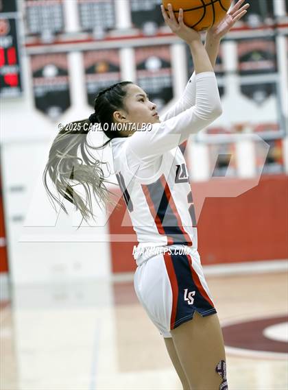 Thumbnail 2 in Flintridge Prep vs. La Salle photogallery.