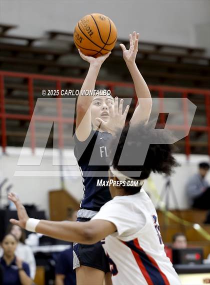 Thumbnail 3 in Flintridge Prep vs. La Salle photogallery.