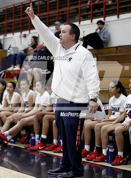 Thumbnail 2 in Flintridge Prep vs. La Salle photogallery.