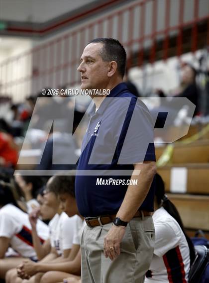 Thumbnail 3 in Flintridge Prep vs. La Salle photogallery.