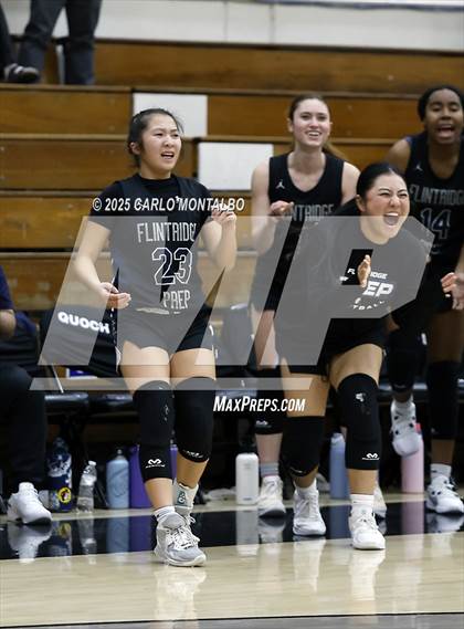Thumbnail 3 in Flintridge Prep vs. La Salle photogallery.